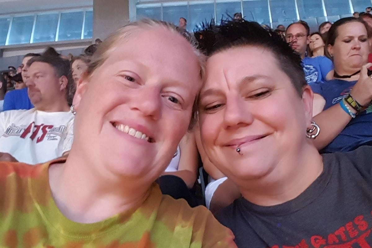 This parent beautifully explained what it means to be non-binary to their child and it's heartwarming