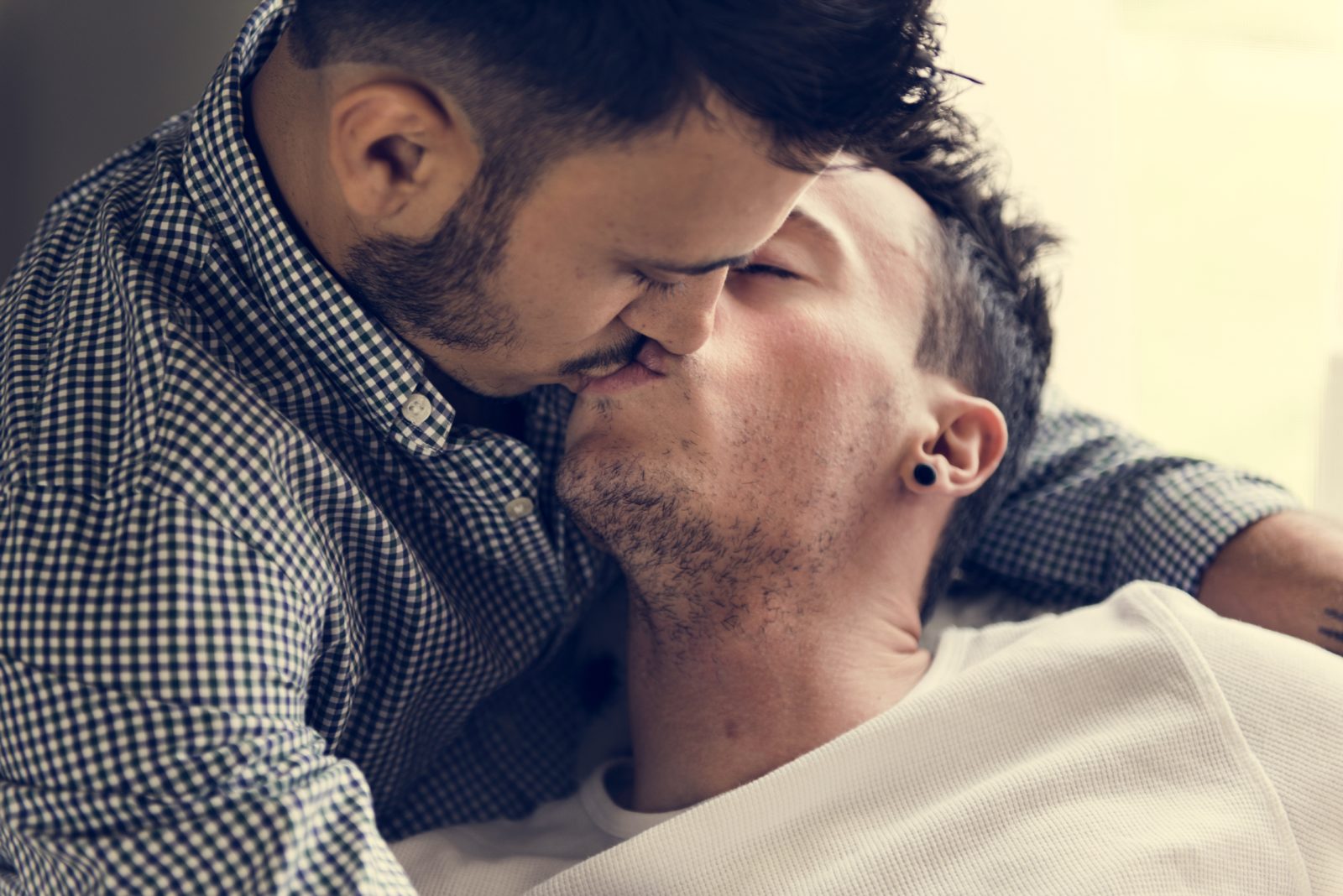 Sniffing men can reduce stress, says study