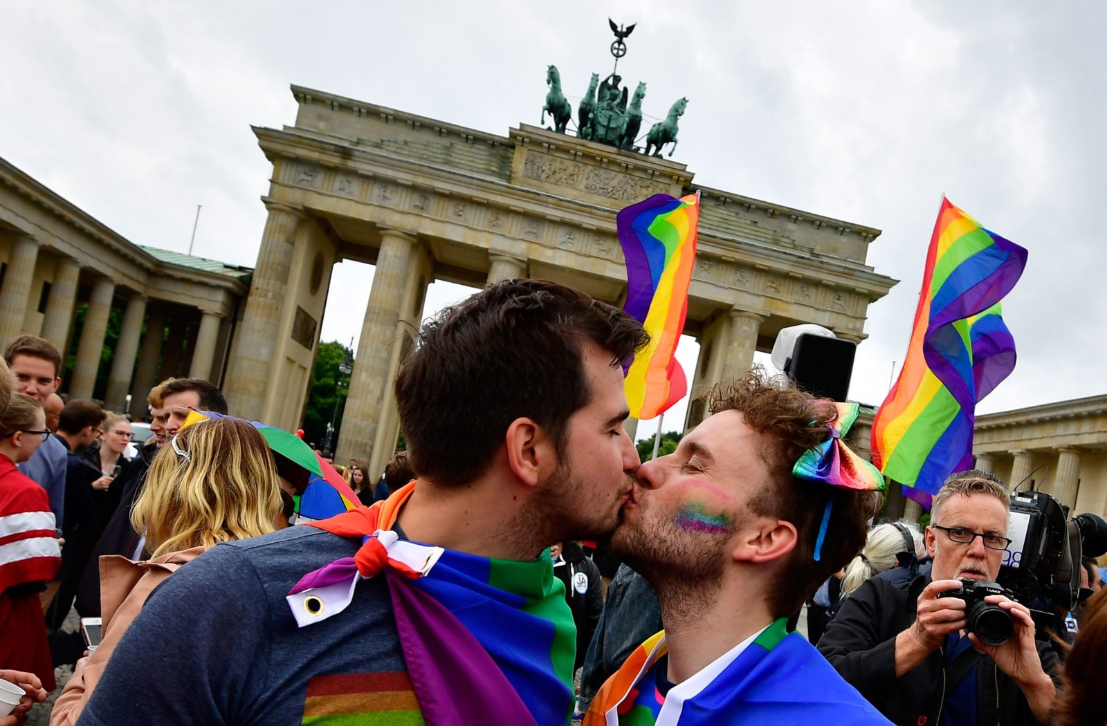 Same-sex couples in Germany will be forced to act as 'man and woman' due to massive error