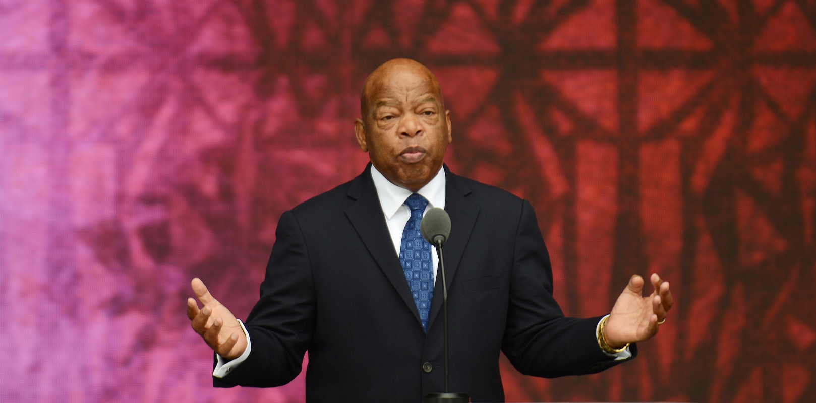 Civil rights hero John Lewis backs Hillary Clinton in powerful pro-equality ad