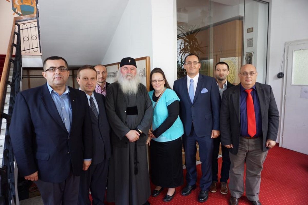 Anti-gay clerk Kim Davis has gone to Romania to try to ban same-sex marriage