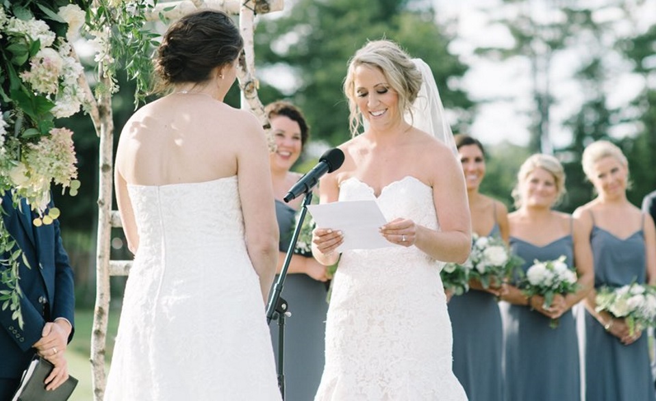 Lesbian US and Canada ice hockey rivals marry each other