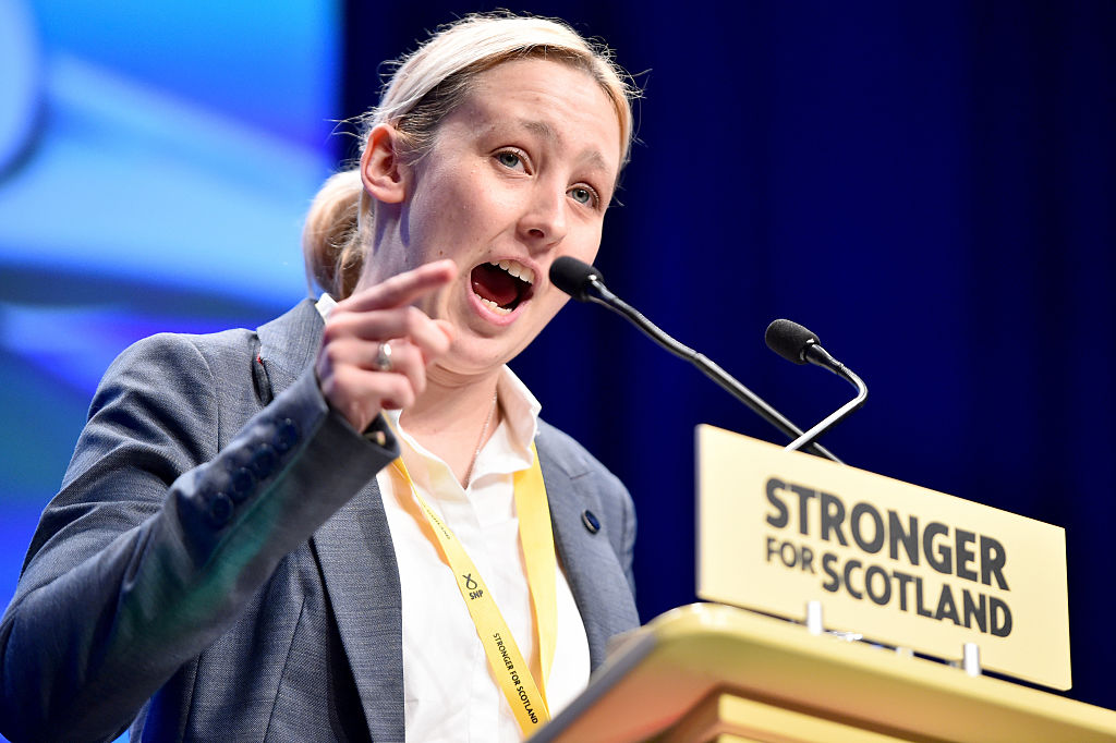 Mhairi Black called a 'rug muncher' by homophobic troll while defending trans people from JK Rowling. But her clapback was perfect