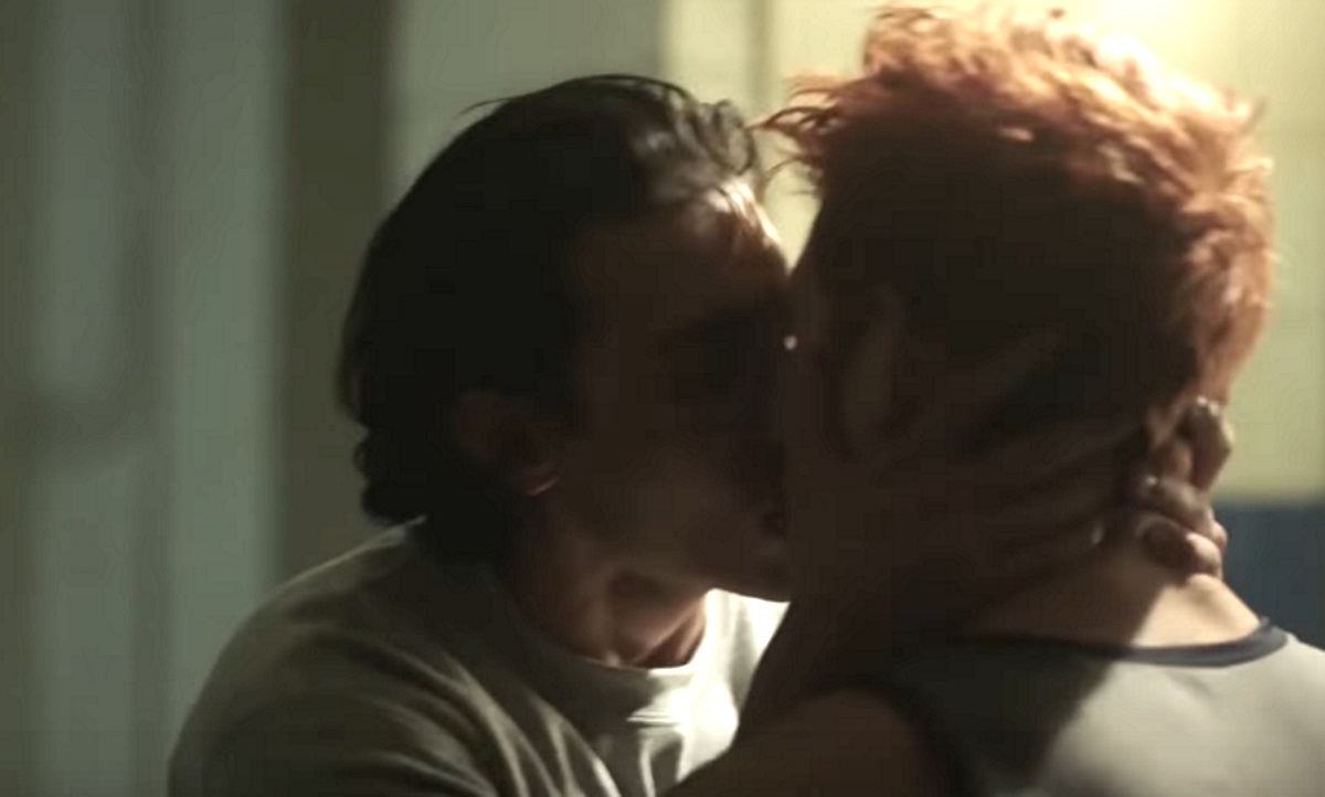 Riverdale's gay kiss has fans asking: Is Archie queer?