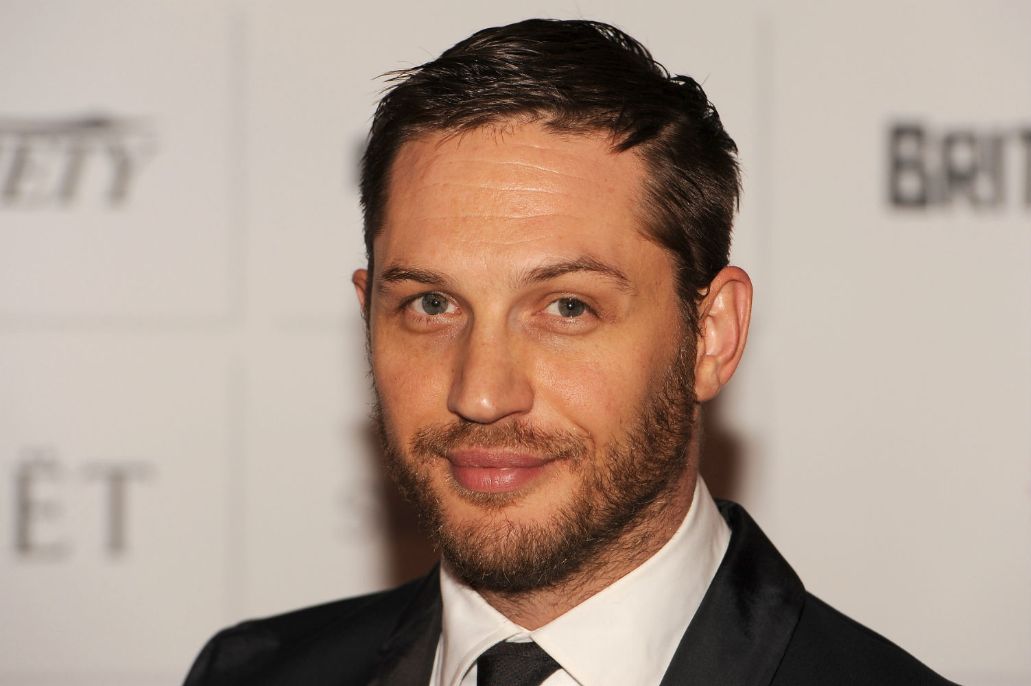 Tom Hardy snaps at reporter over sexuality questions