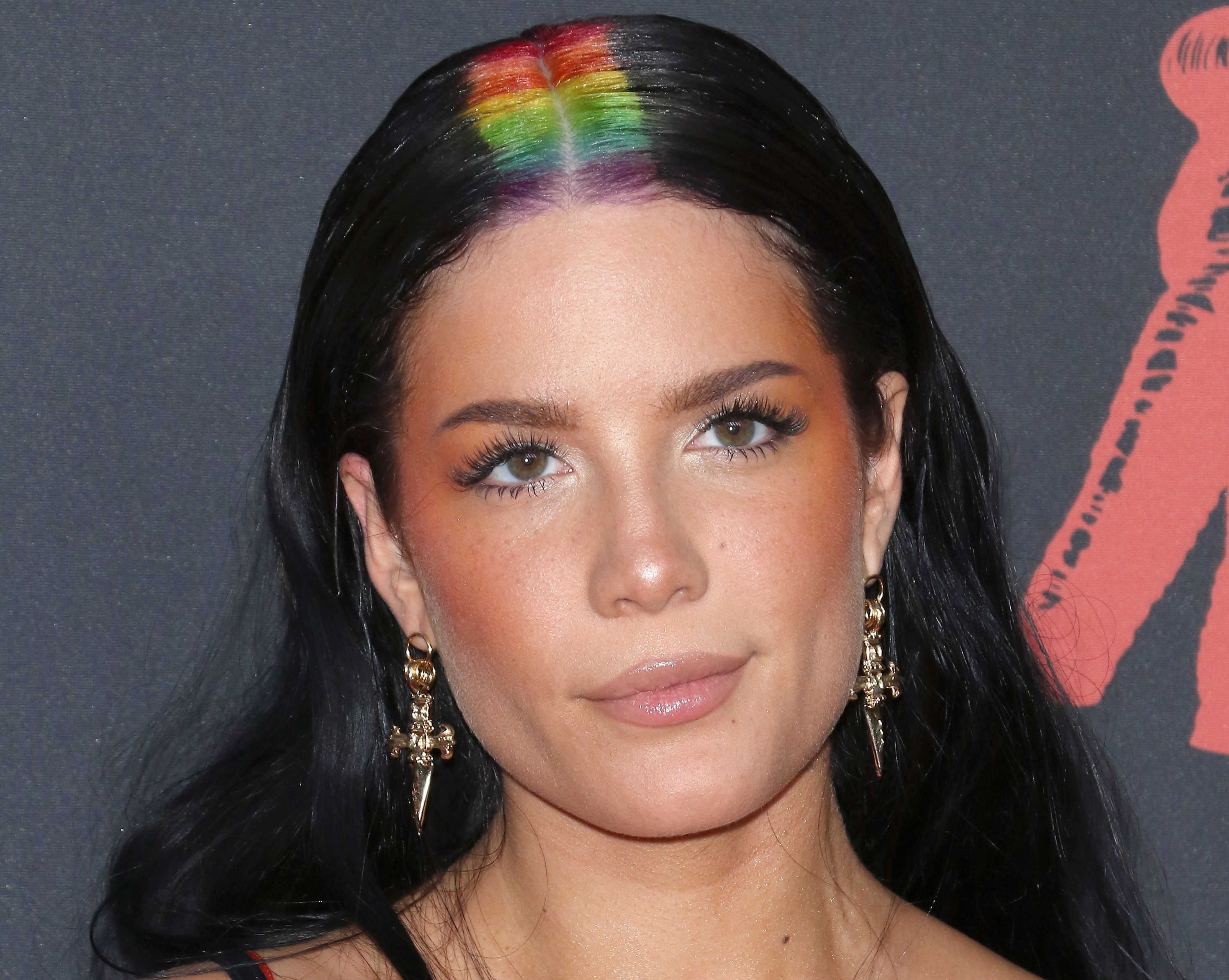 Halsey attends VMAs with rainbow hair