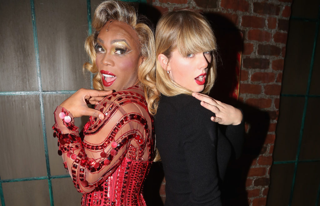Todrick Hall as Lola and Taylor Swift pose backstage at the hit musical &quot;Kinky Boots&quot; on Broadway at The Al Hirschfeld Theater on November 23, 2016 in New York City. 