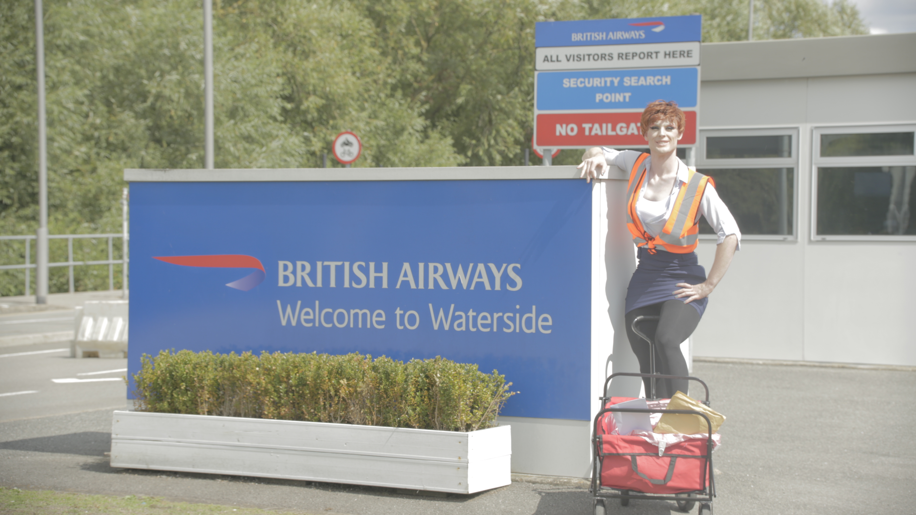Watch this drag queen try to give BA hundreds of 'stop deportations' letters