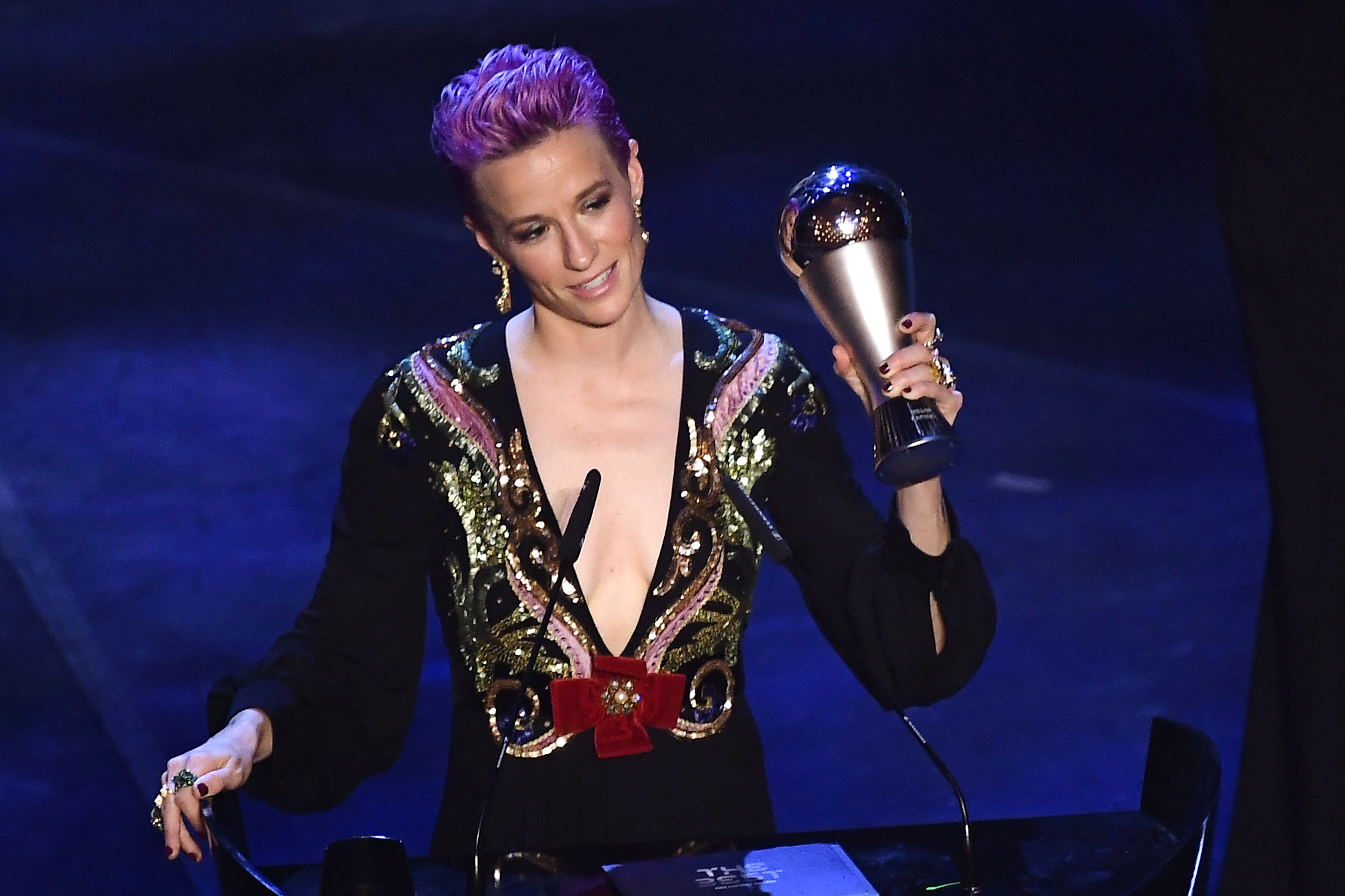 Megan Rapinoe calls out homophobia in FIFA female player of the year acceptance speech