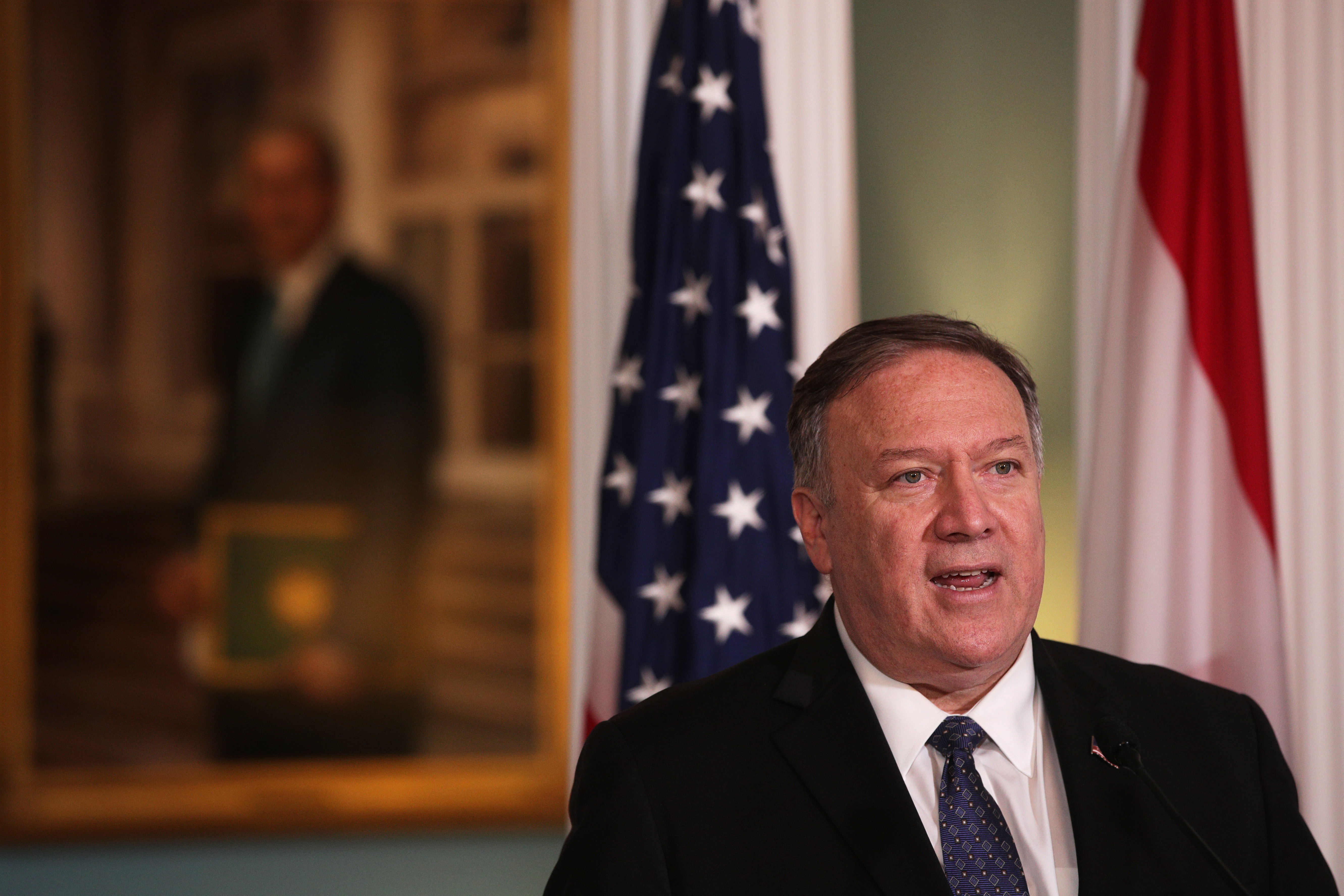 Anti-LGBT+ Trump lackey Mike Pompeo invited 900 people to his Christmas party as the US death toll hits 300,000