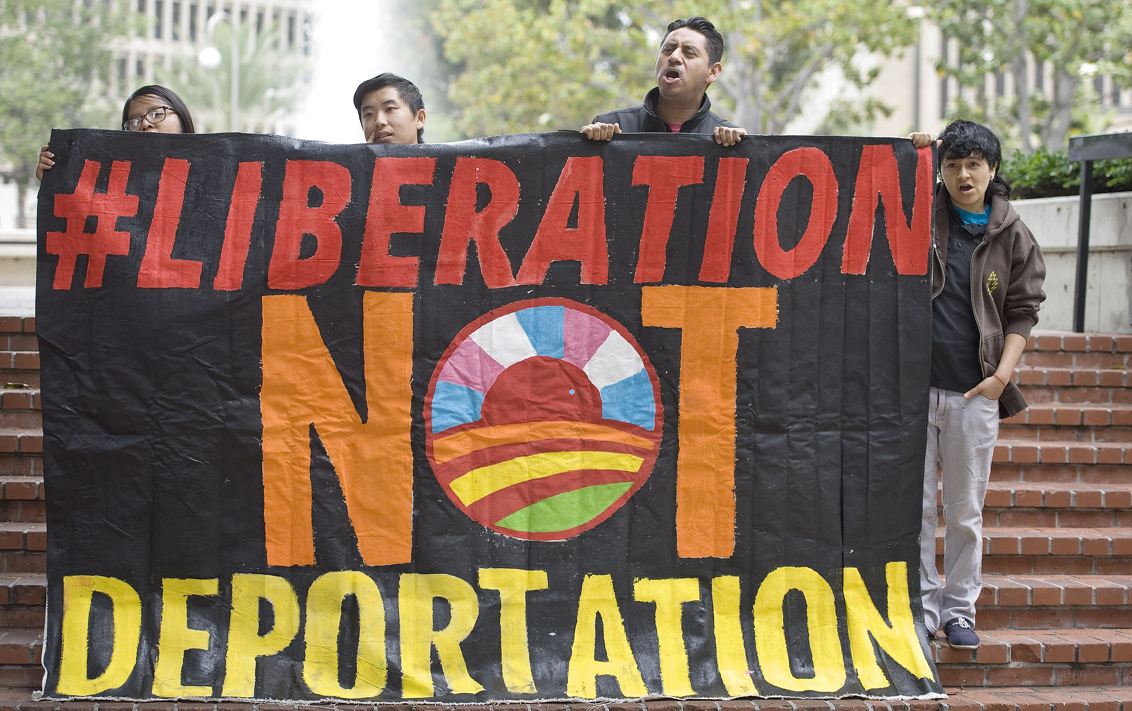 The important reason Elizabeth Warren is demanding special treatment for transgender asylum seekers