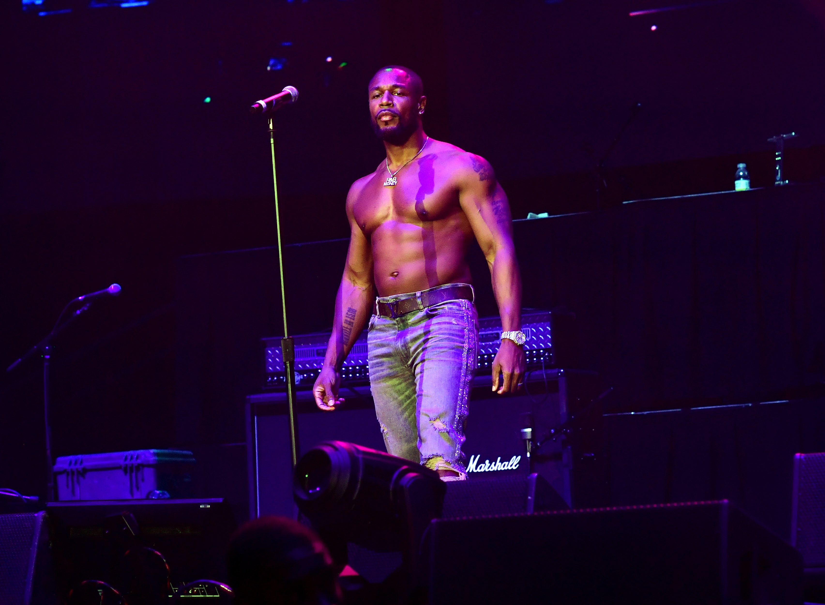 R&B singer Tank says sucking d**k doesn't make you gay and points have been made