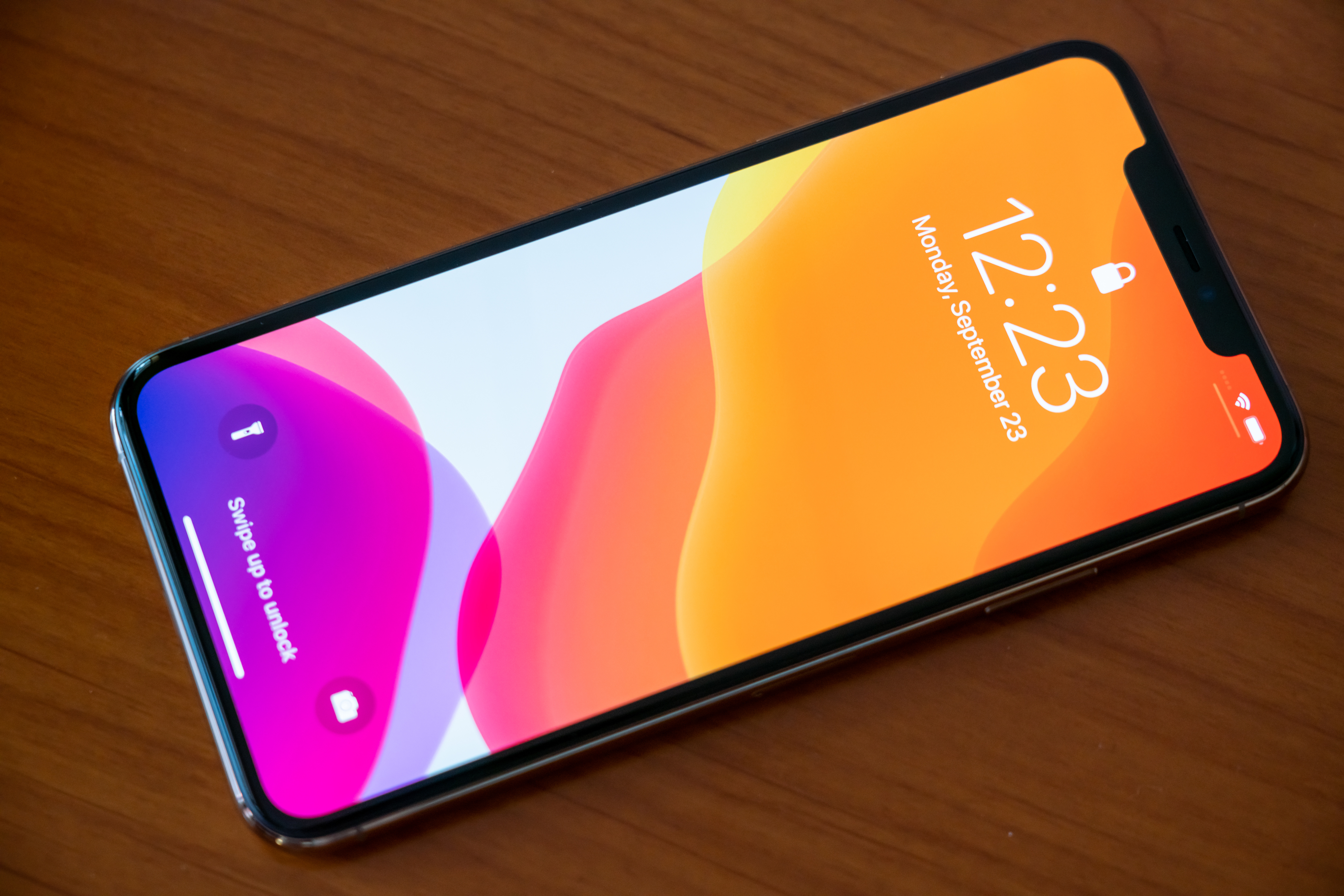 Russian man drops lawsuit against Apple after claiming iPhone turned him gay and made him leave his girlfriend