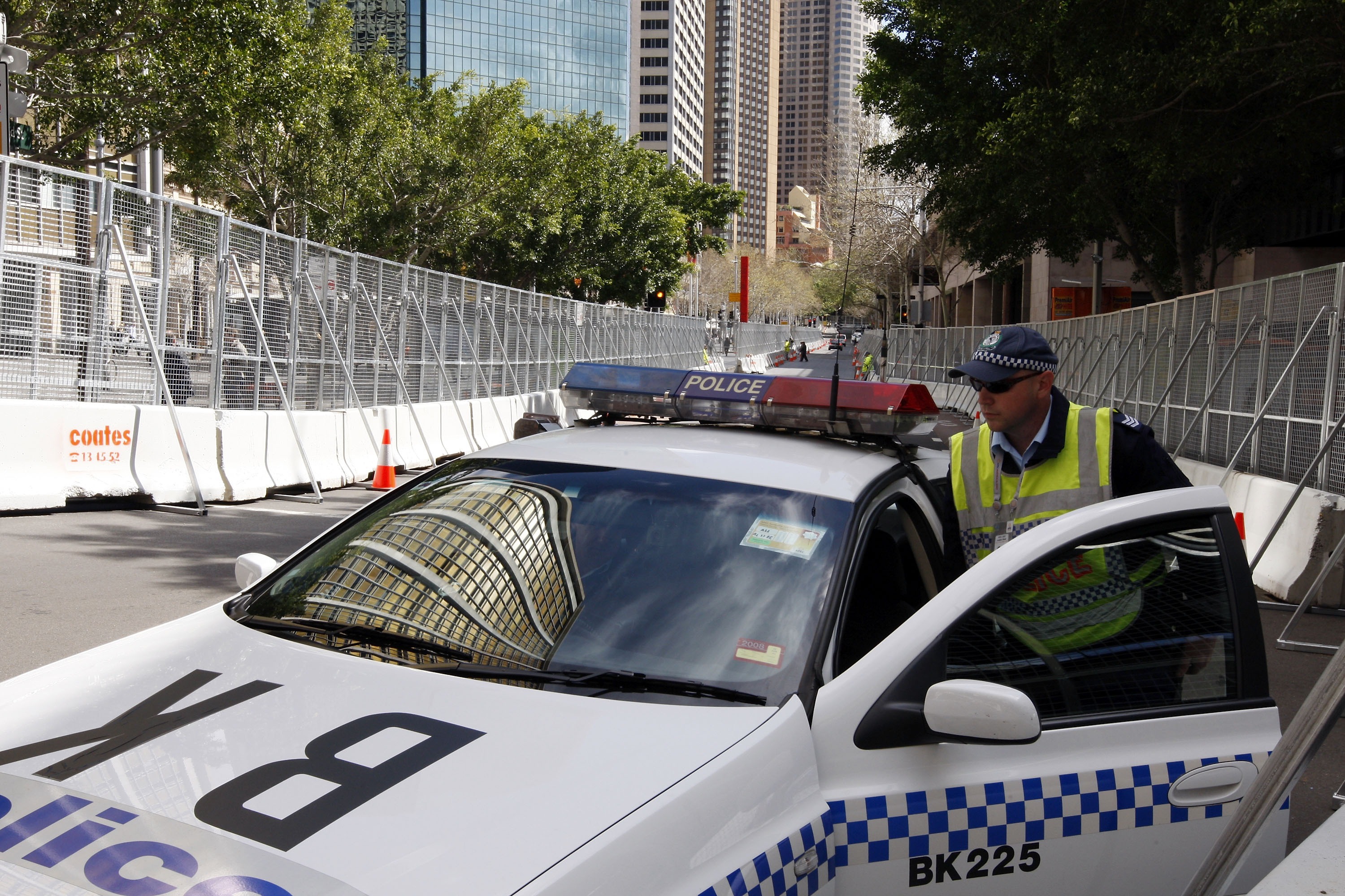 Woman smashes car with baseball bat over her girlfriend's affair with her own mother