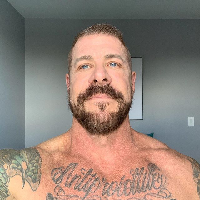 Gay sex workers are sending nudes to people who can prove they've donated to Australian wildfire relief