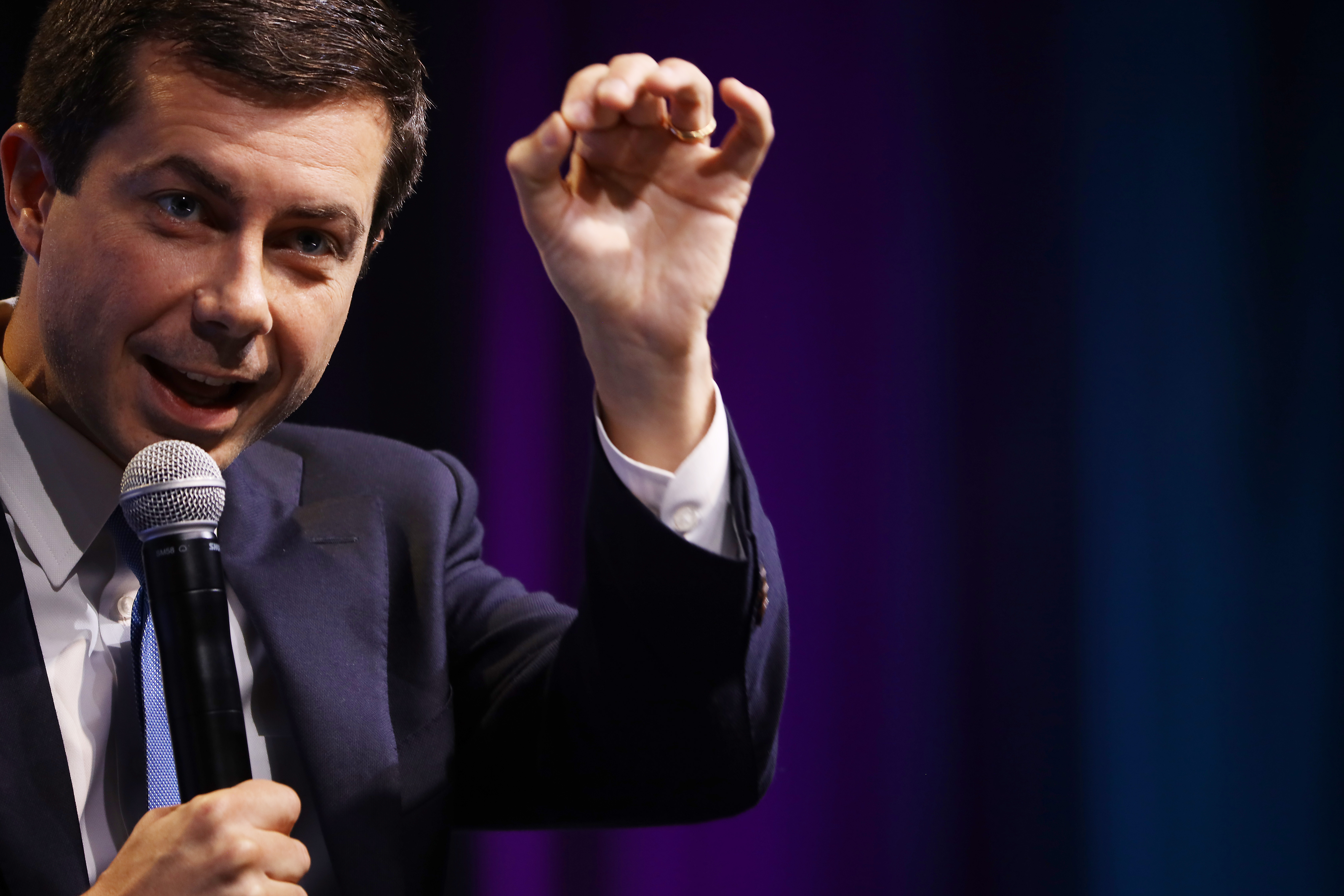 Pete Buttigieg inadvertently unites everywhere stoners after claiming 'the J stands for joint'