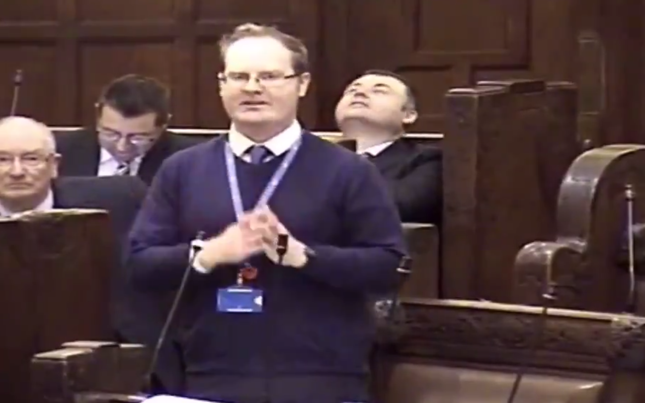 'Vile' politician who thinks two women kissing is 'pornography' issues grovelling public apology