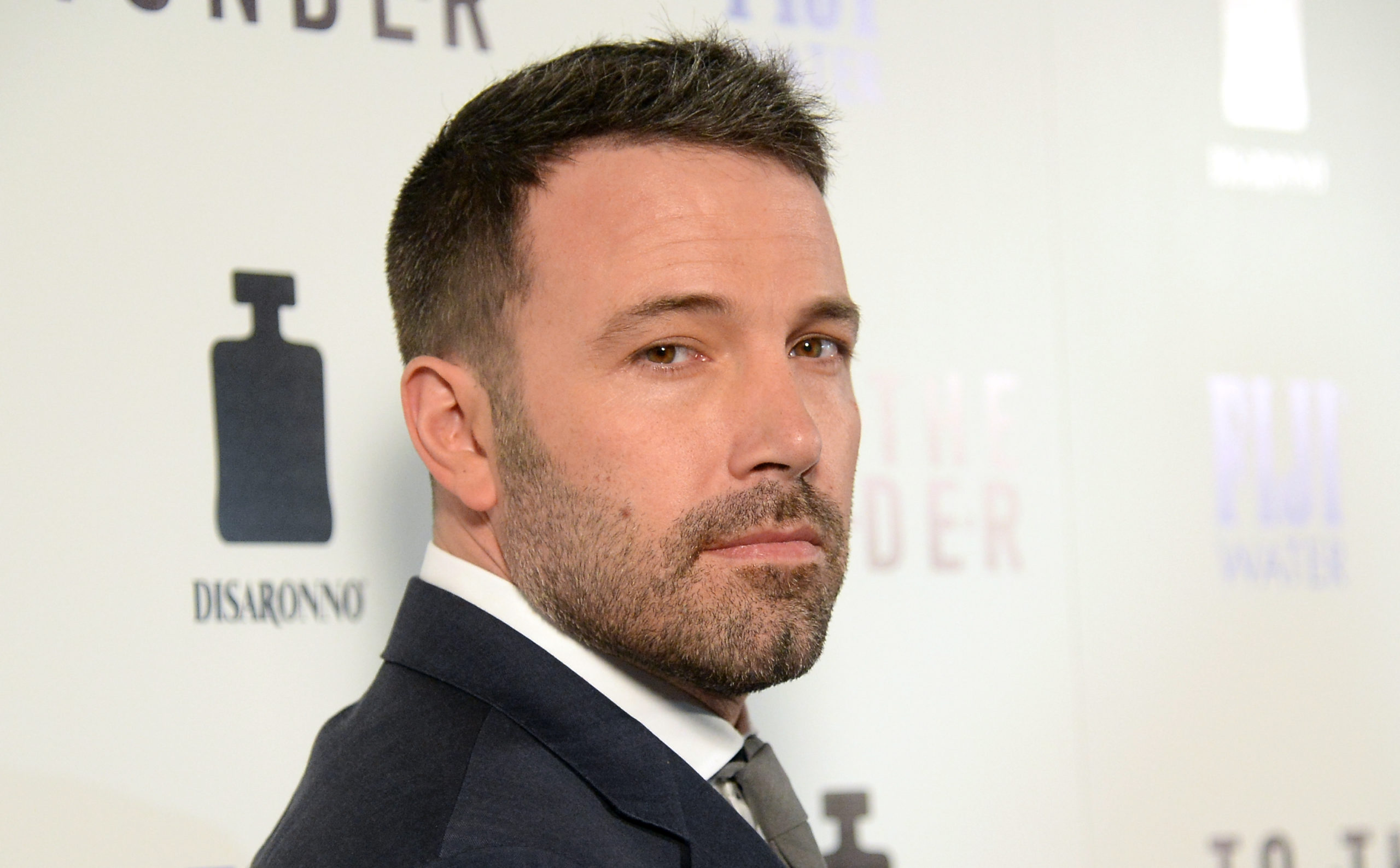 Ben Affleck really wants you to know he's not on Grindr for some reason