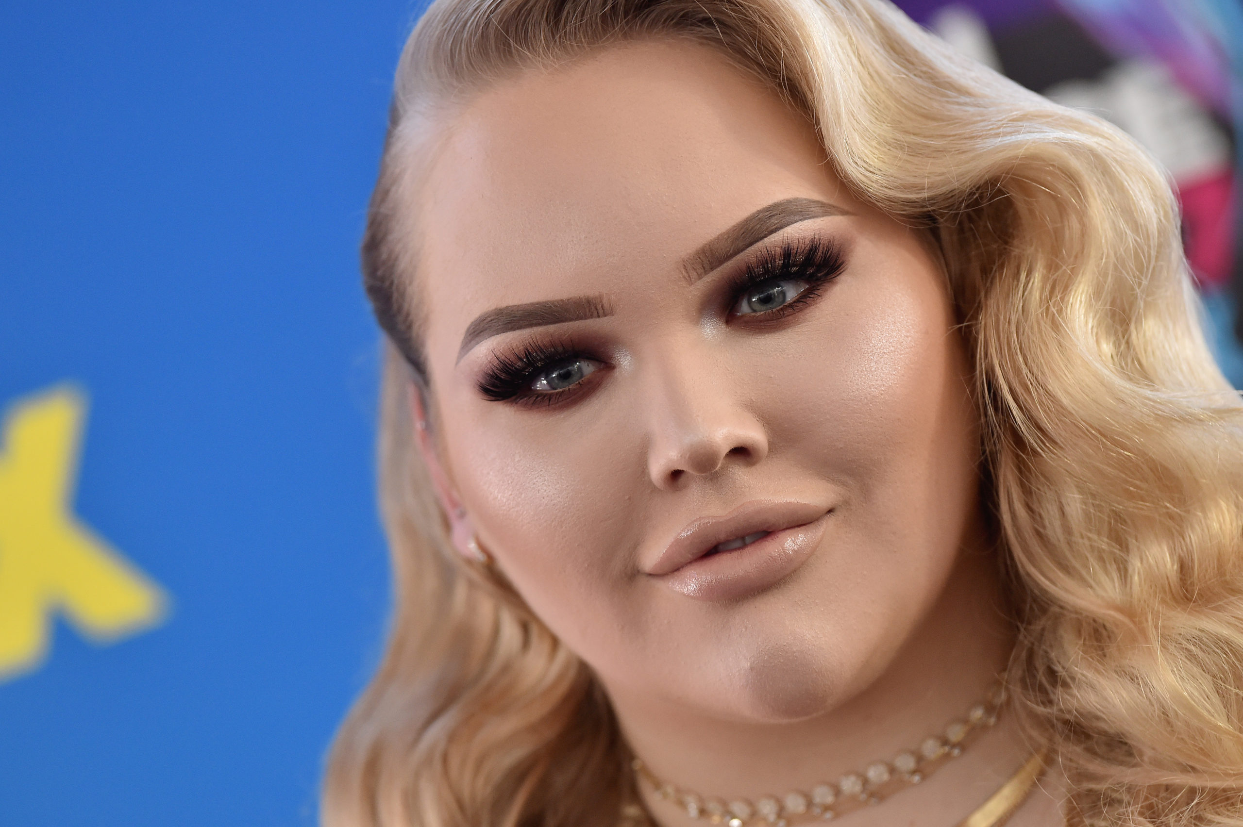 Trans beauty blogger NikkieTutorials robbed at gunpoint in her own home