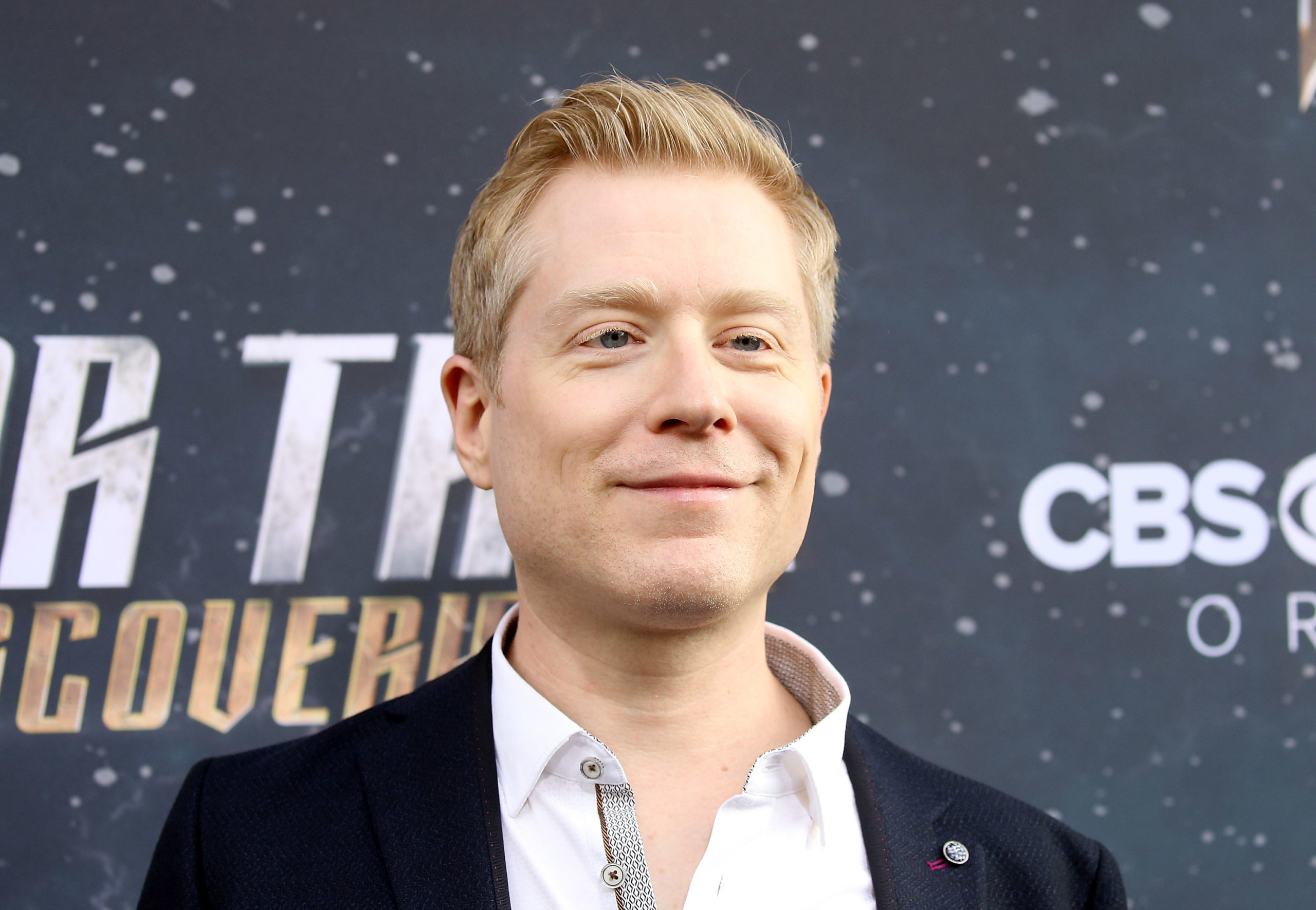 Star Trek star Anthony Rapp shared his engagement shoot and we’re feeling seriously single right now
