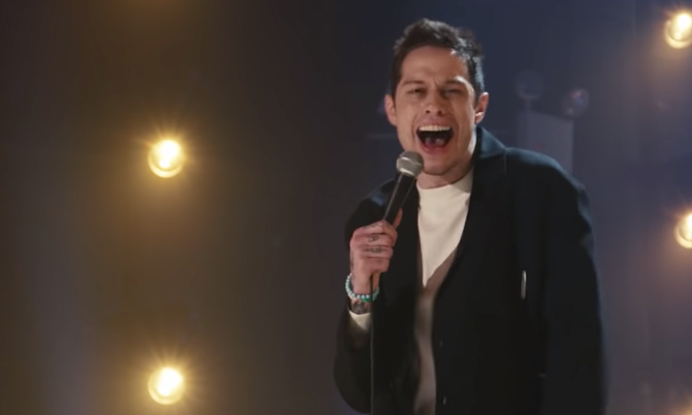 Pete Davidson still thinks it's OK to make jokes about gay people. Yes, really