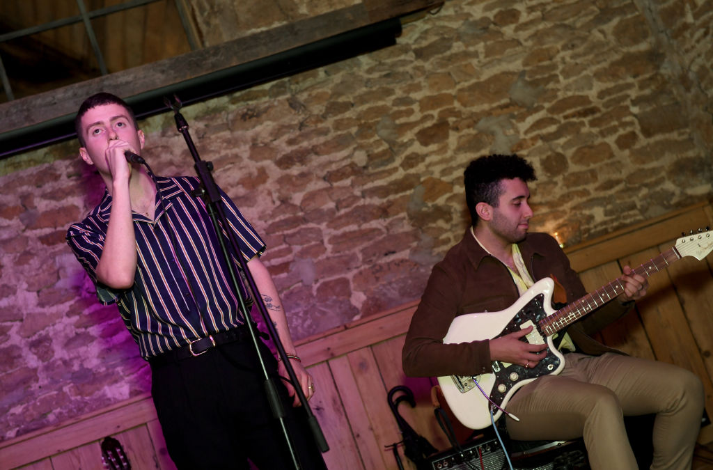 Bisexual singer Josef says what we're all thinking: That 'it's honestly weird to be straight' in 2020