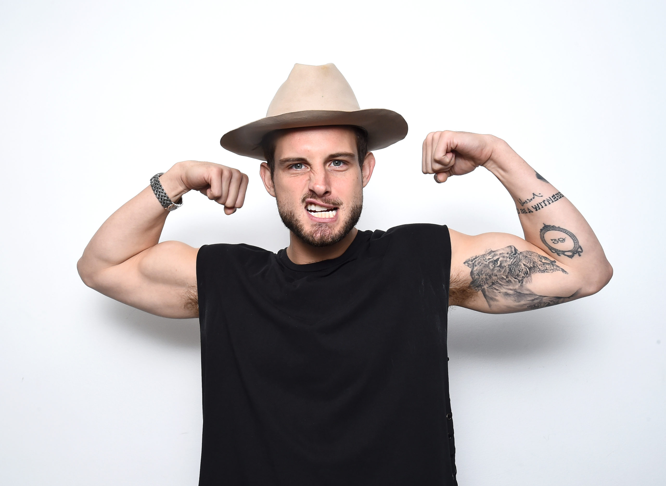 Walking Dead star Nico Tortorella really wants you to know they're vers
