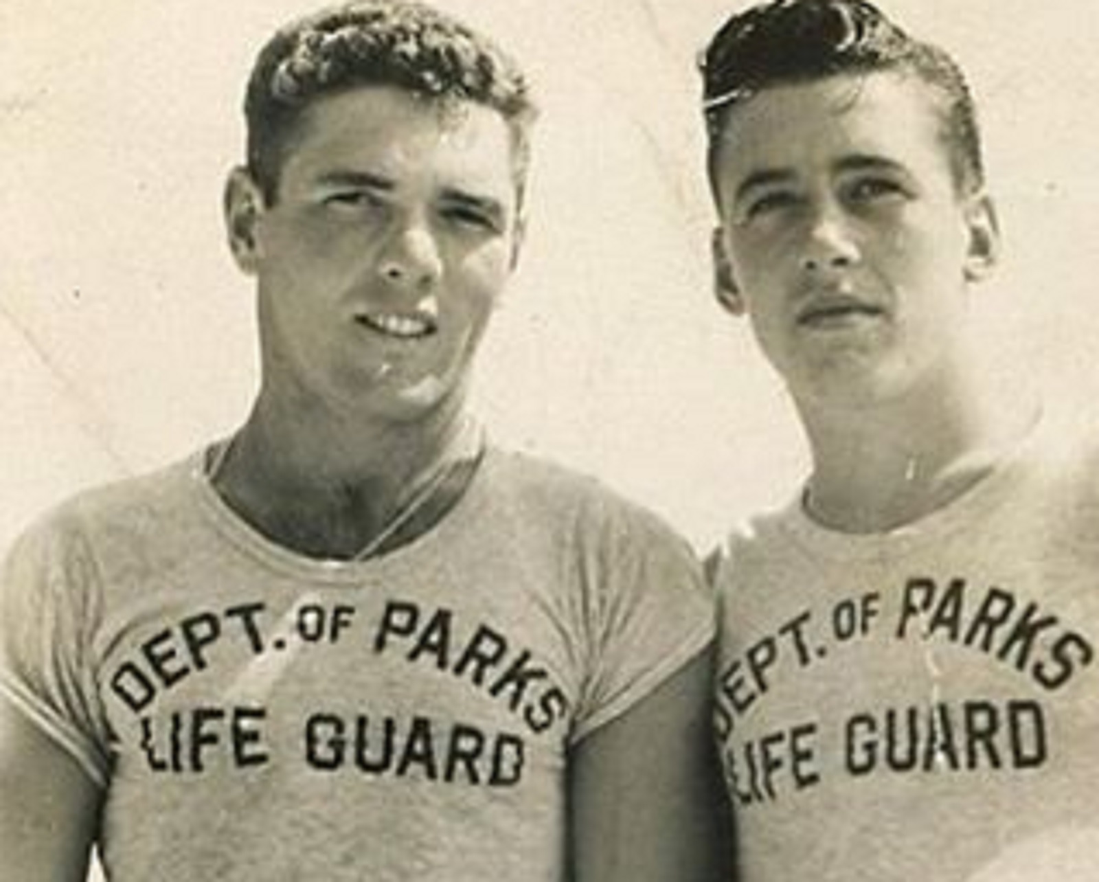 This touching vintage photo of two lifeguards in 1949 will make you believe in love again
