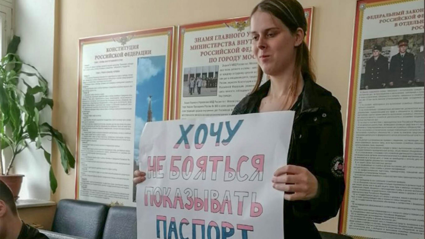 Russian trans woman who picketed against Vladimir Putin’s vile rollback of LGBT+ rights ‘faces rape’ in male prison