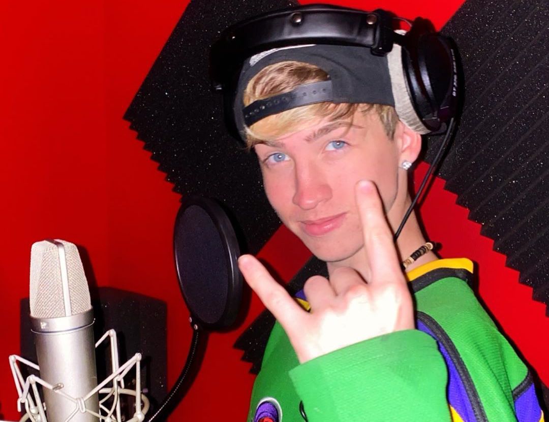 Christian TikTok influencer Cash Baker wants you to know he doesn't hate LGBT+ people, he just thinks we're all going to burn in hell