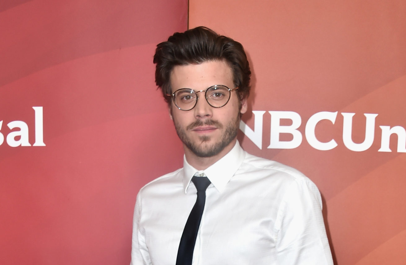 Schitt's Creek star François Arnaud just came out as bisexual with a powerful message about stigma, privilege and bi-erasure