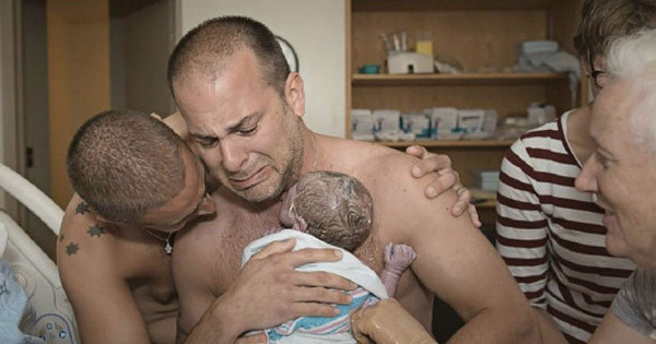 No, a same-sex couple didn't 'celebrate the world's first anal birth' after a 'rectal-ovary transplant'