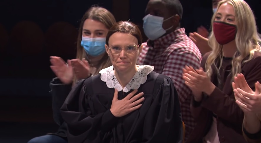 Kate McKinnon pays moving silent tribute to Ruth Bader Ginsburg on Saturday Night Live