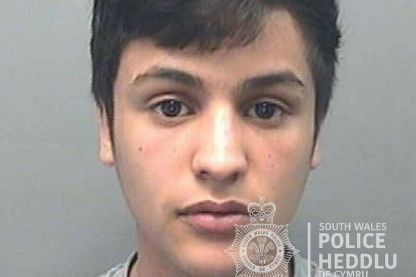 Teen deliberately targeted gay man on Grindr for knife-point robbery thinking he would be 'easy meat'