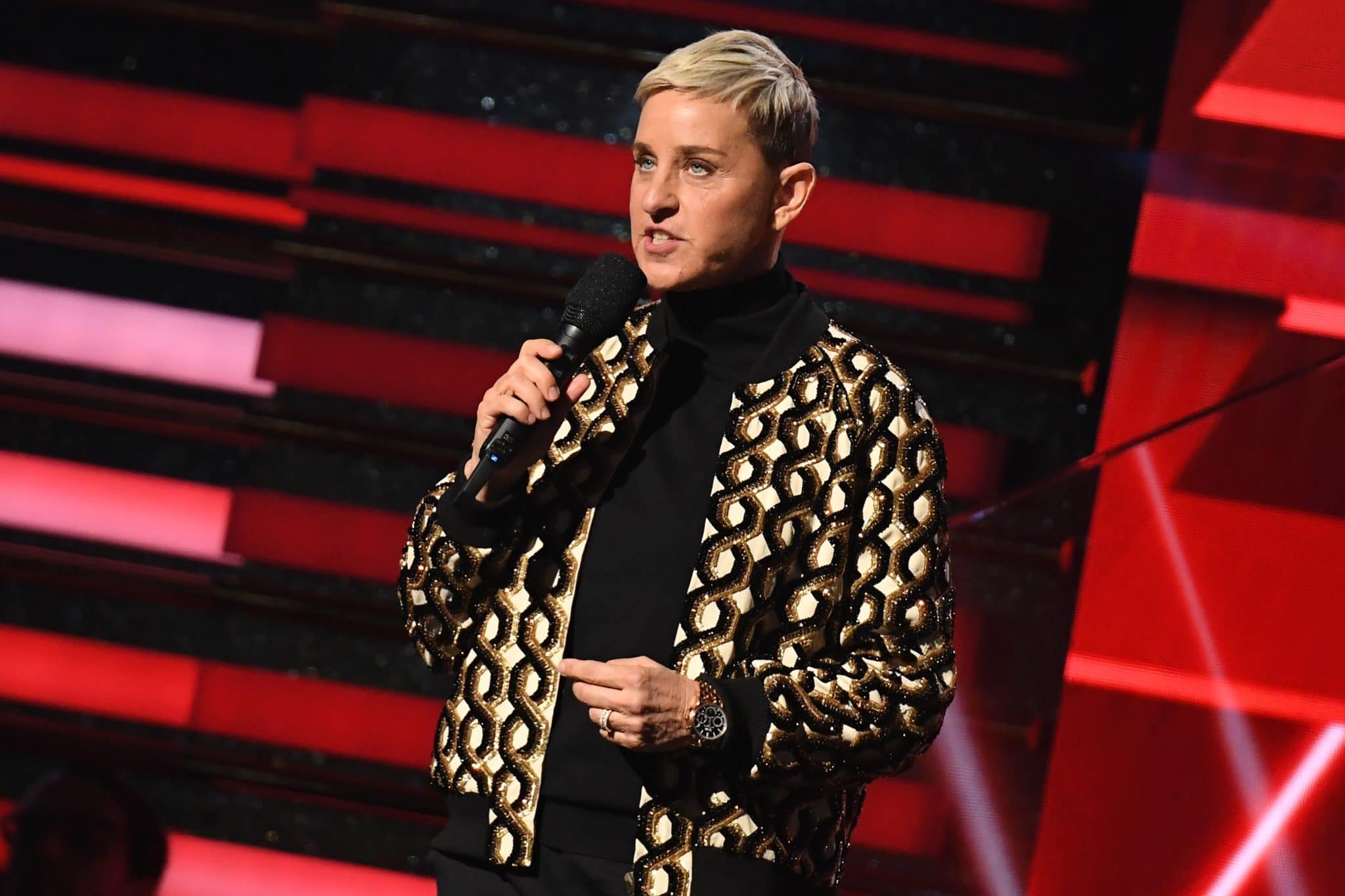Ellen DeGeneres thanks 'amazing staff' and fans for 'sticking by' her while accepting People's Choice award