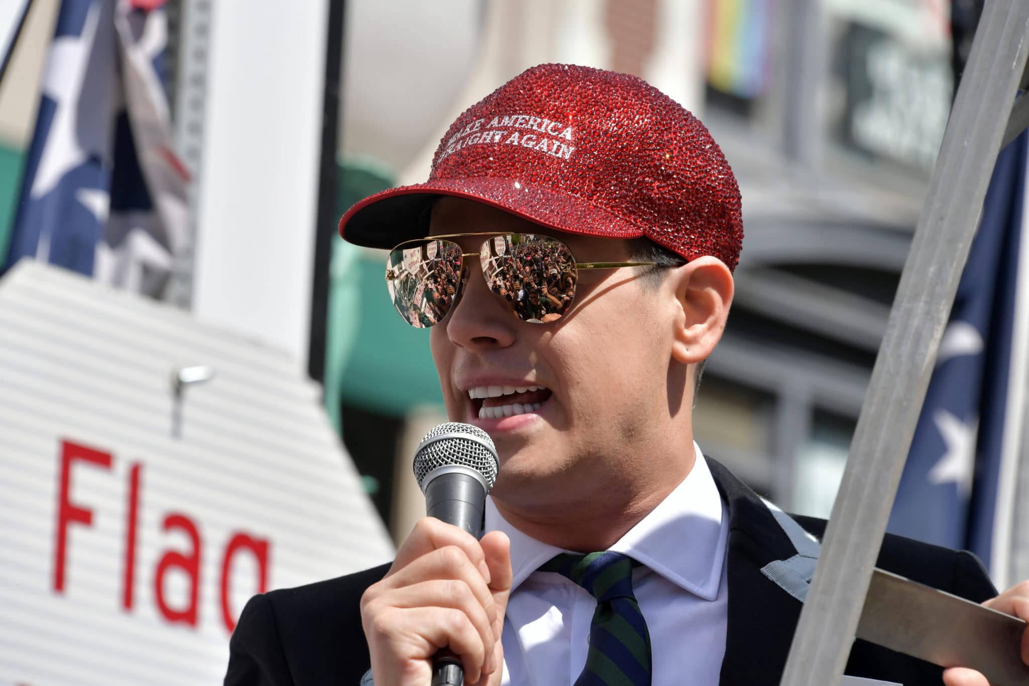Milo Yiannopoulos to open traumatising conversion therapy clinic in Florida