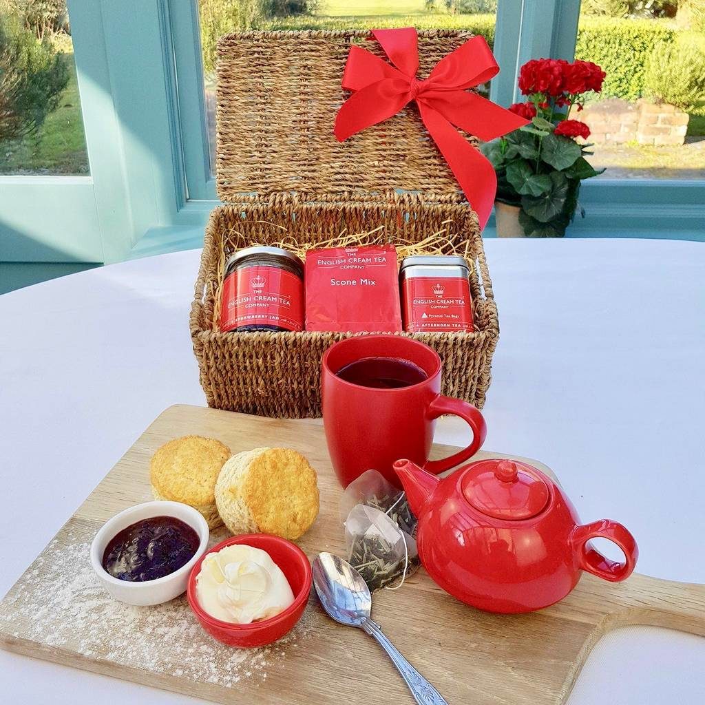 The afternoon tea hamper for Mother