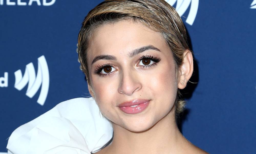 Moxie star Josie Totah explains for the last time why we need to 'stop awarding white cis straight men for acting trans'