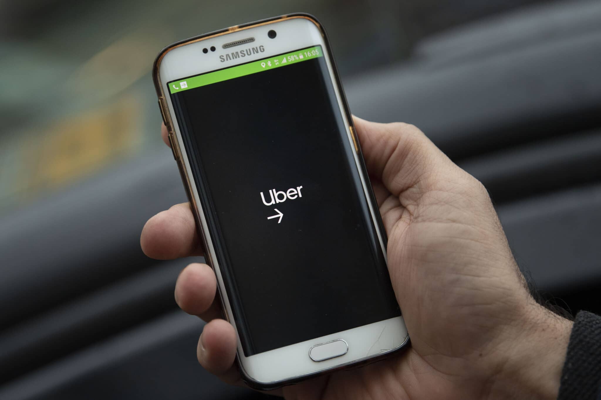 Uber apologises after trans woman 'outed' by app and misgendered by drivers