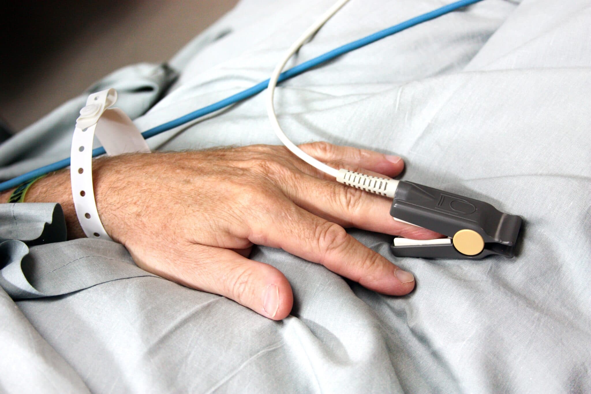 LGB Brits drink more, smoke more and have worse mental health, says landmark NHS report