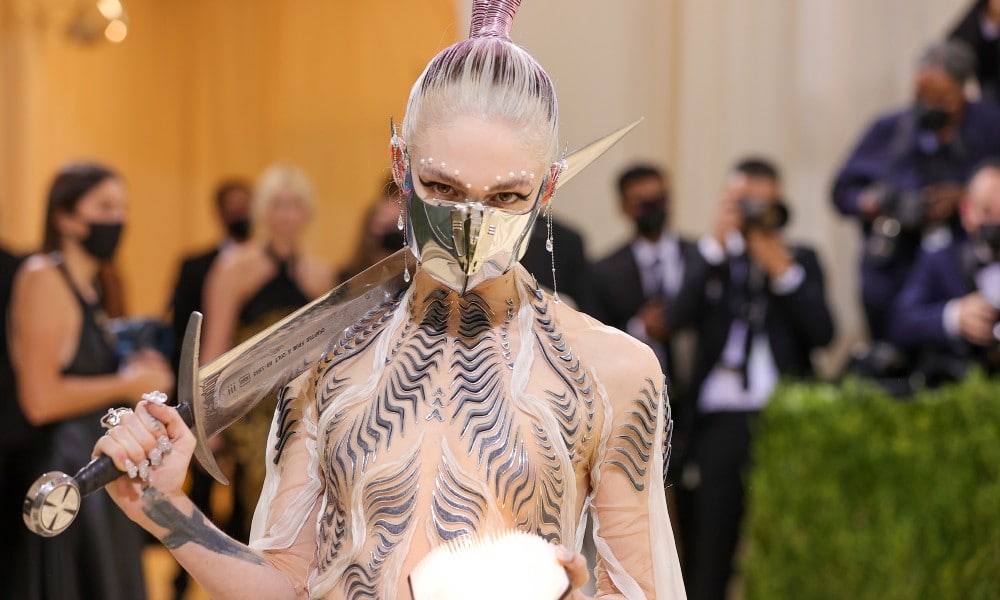 Grimes is ready to start a 'lesbian space commune' after Elon Musk split