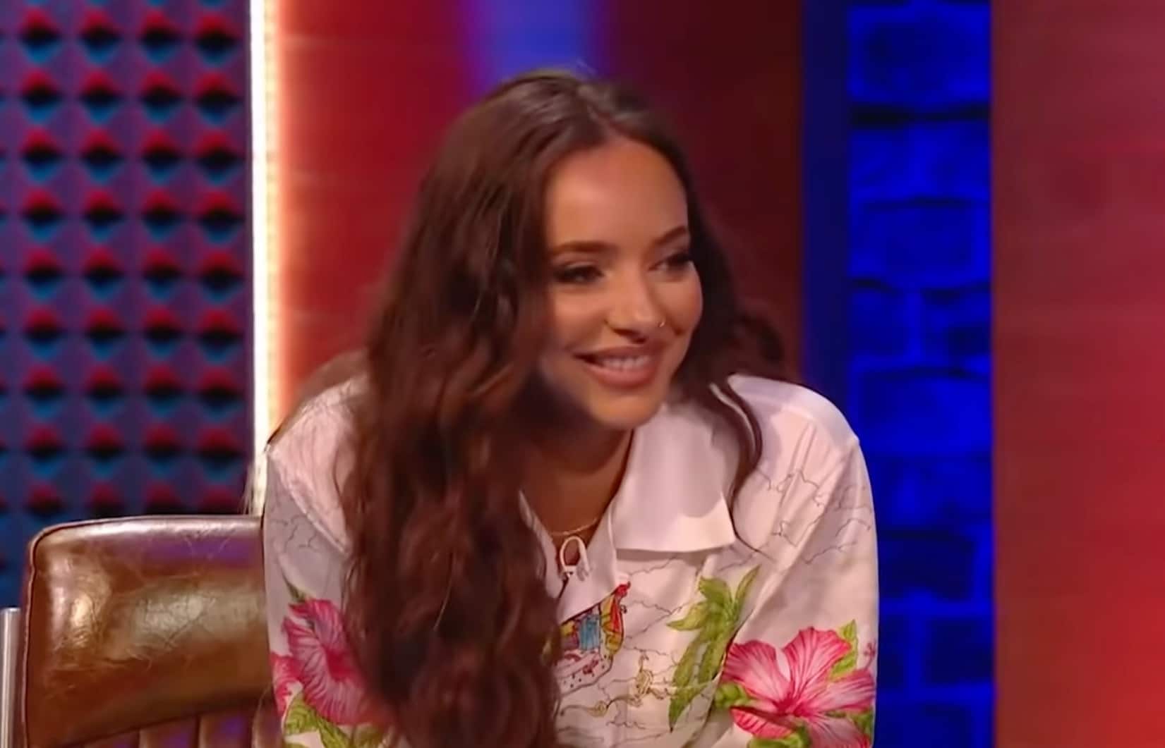 Little Mix's Jade Thirlwall reading Noel Gallagher to absolute filth should be hung in the Louvre