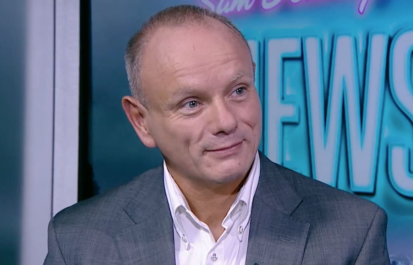 Gay MP Mike Freer to step down over safety fears after arson attack and death threats