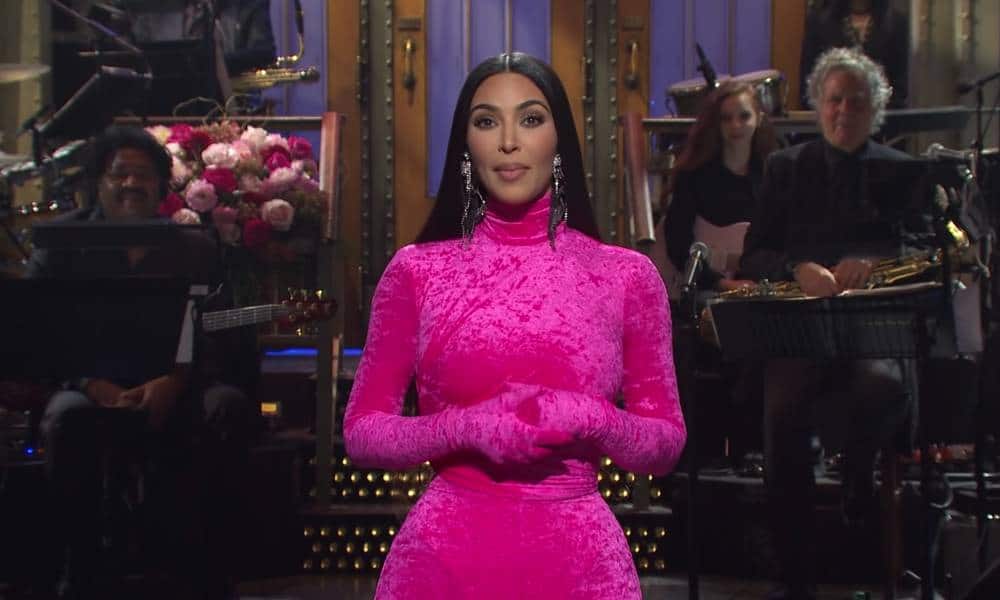 Kim Kardashian roasts Caitlyn Jenner in brutal SNL monologue