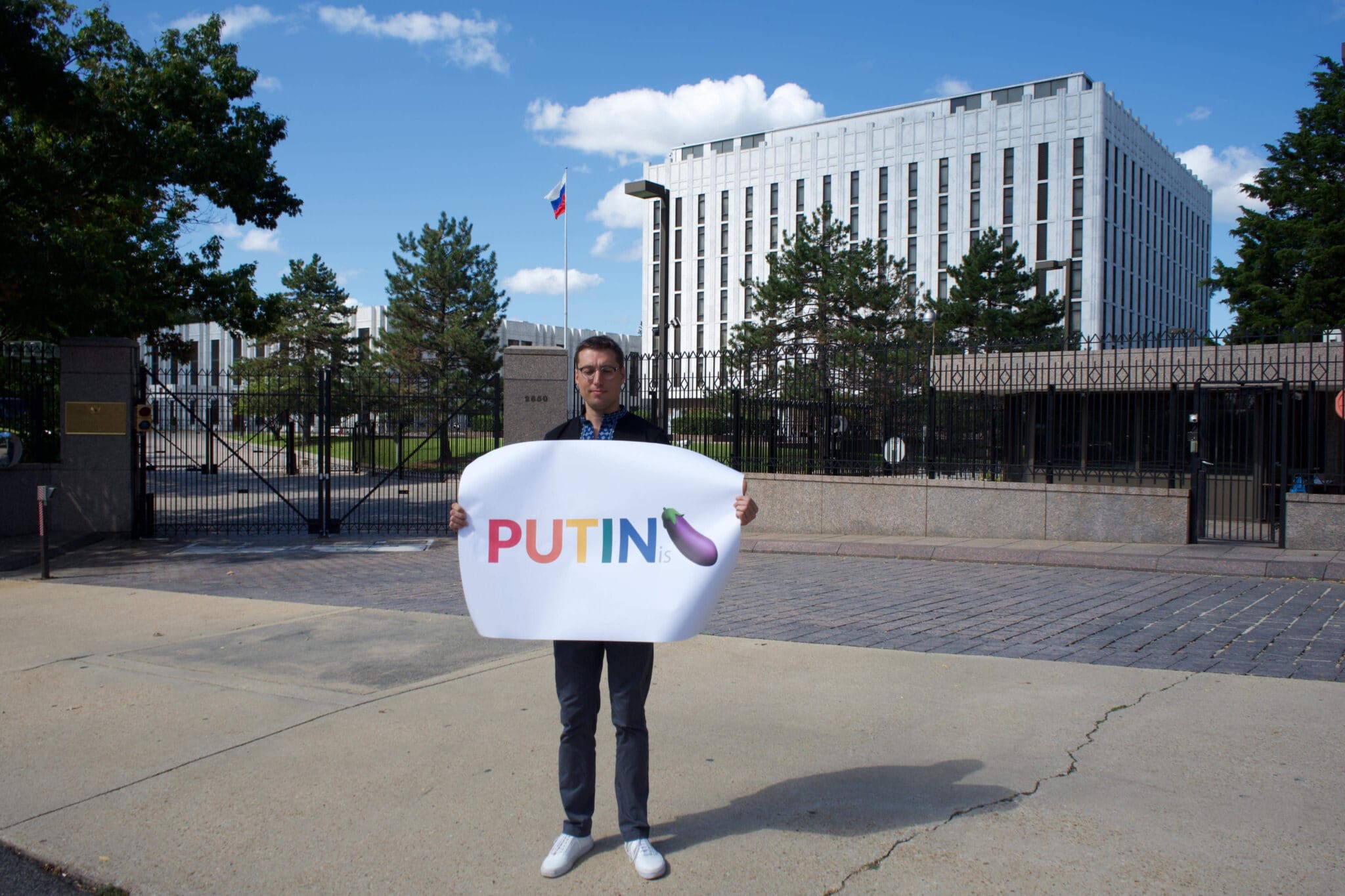 LGBT+ Ukrainians are ready to fight for their freedom if Russia invades: 'We love our country'