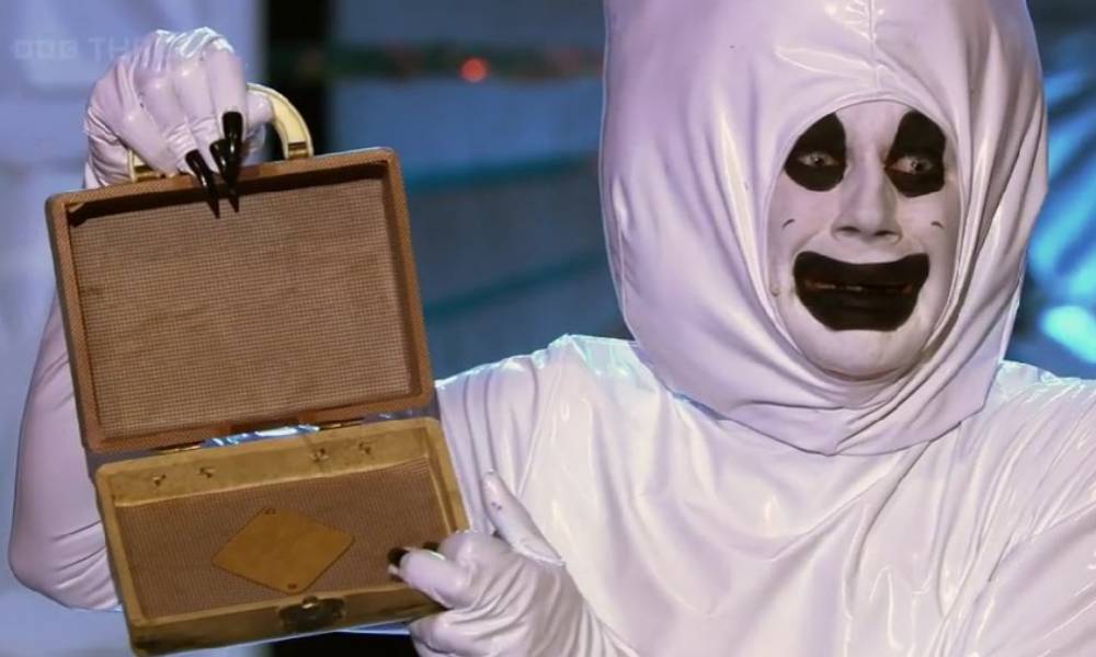 Drag Race clown Jimbo leaves fans gagged with 'truly chaotic, utterly camp' UK vs The World outing