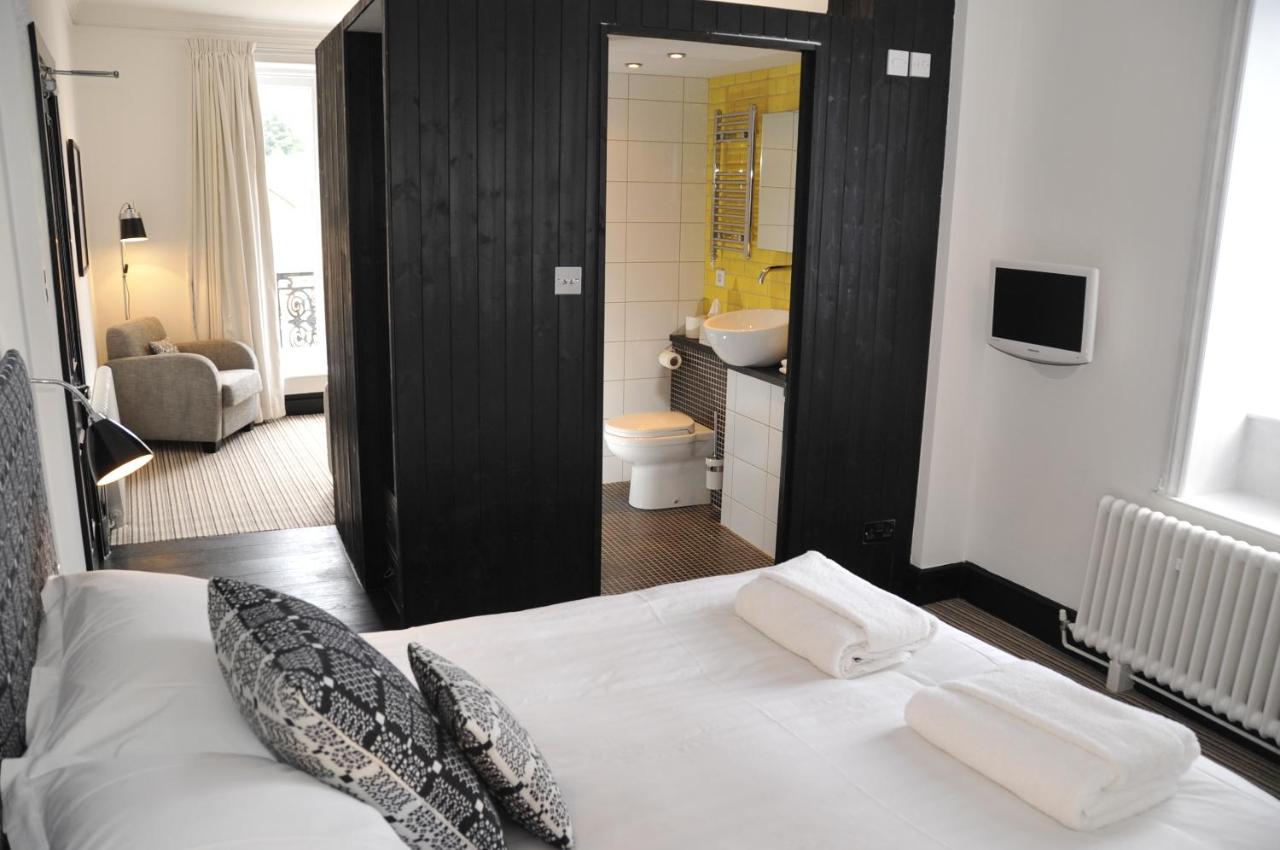 Greenback Lodge, Llangollen. 