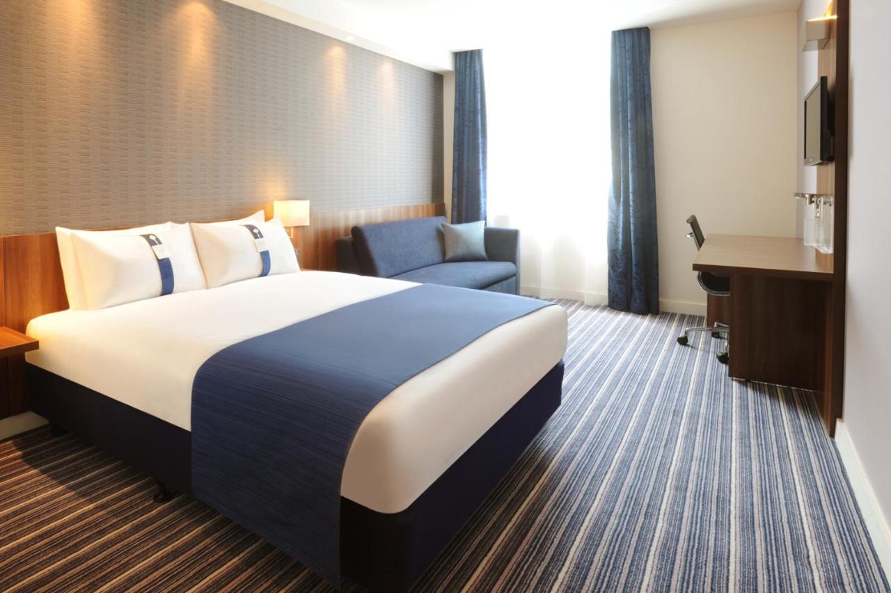 Holiday Inn Express Birmingham. (Booking.com)