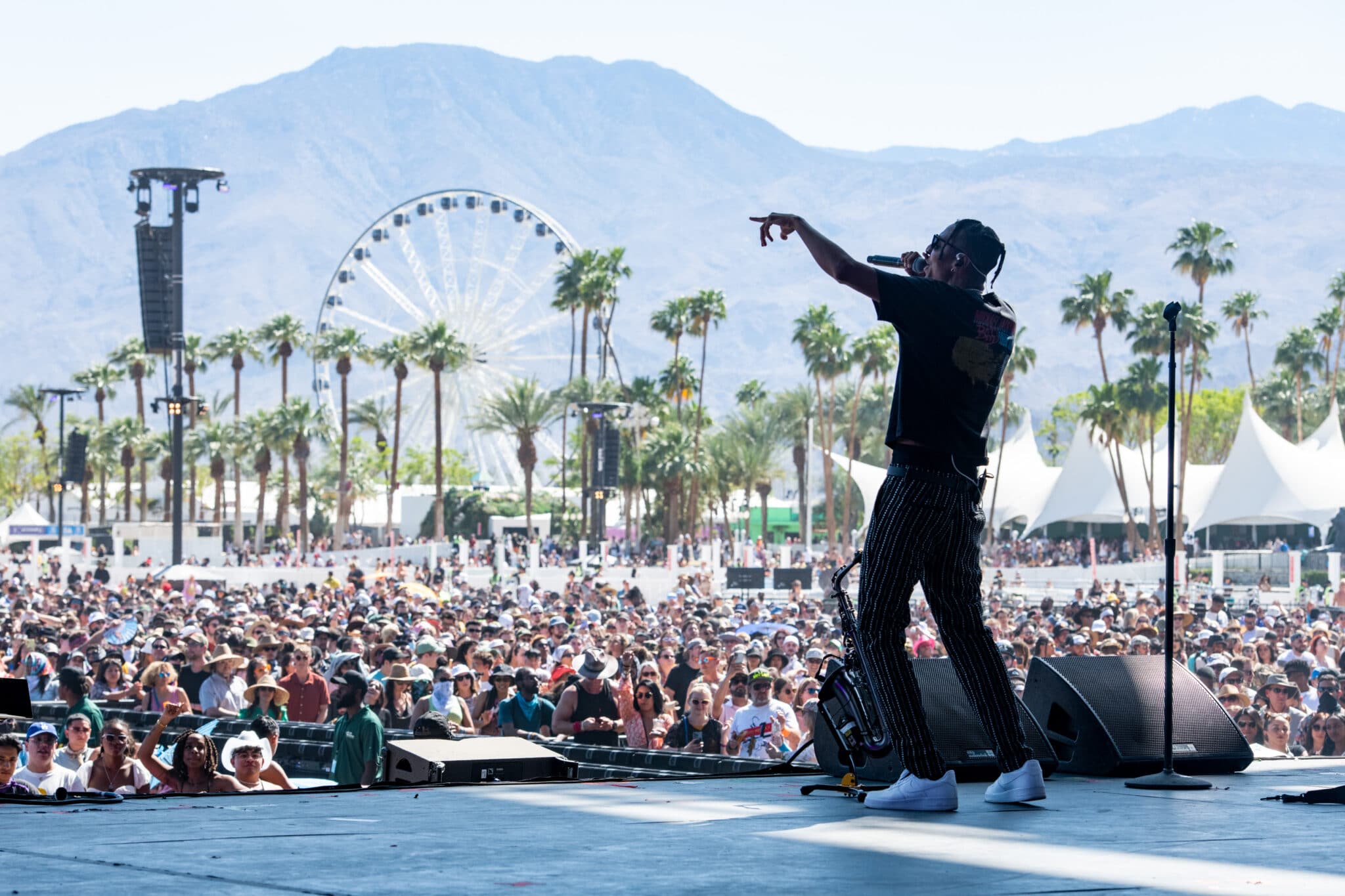 Coachella-goer loses woman she 'fell in love' with at first sight. The internet just reunited them