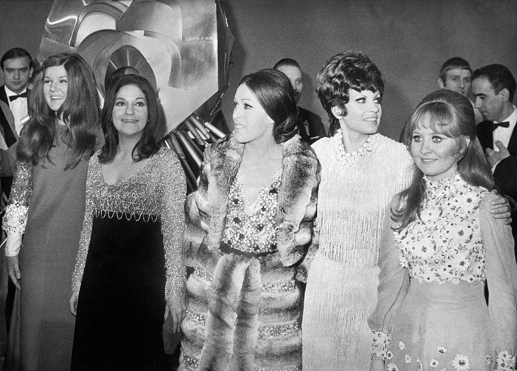 The four winners of the Eurovision Song Contest in 1969 with the winner of the previous year Massiel (Spain). 